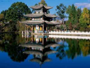 Pavilion in the Black Dragon Pool (Beijing, China)