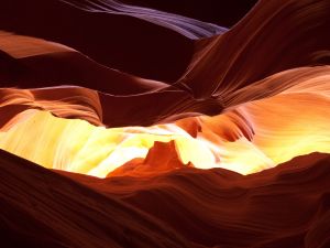 Play of lights in the Antelope Canyon (Arizona)