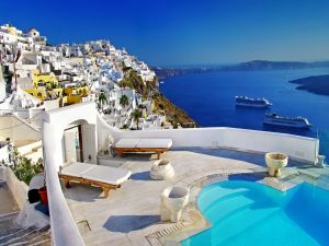 A dreamlike pool in Santorini Island (Greece)