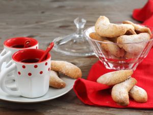 Coffee cups and cookies