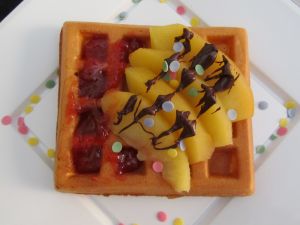 Waffle with fruit and jam