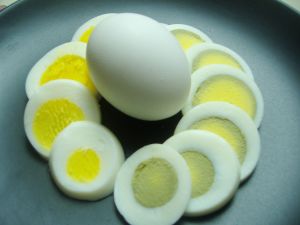 Sliced ​​boiled egg