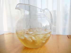 Tea pitcher with ices