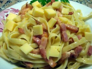 Tagliatelle with bacon and cheese