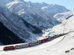 Glacier Express train (Andermatt)