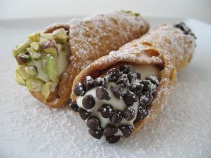 Cannolo with chocolate and cannolo with pistachio