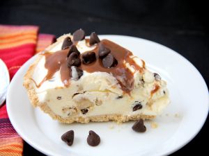 Cake with cookies and ice cream