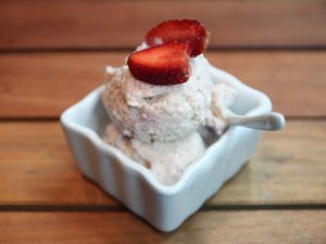 Homemade ice cream with strawberries