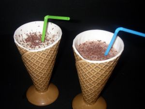 Smoothies in cone-shaped vessels