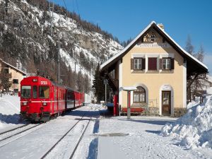 Reversible train of the Rhaetian Railway (Switzerland)