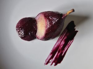 Pear in red wine