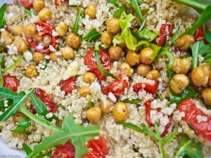 Salad with quinoa and chickpea