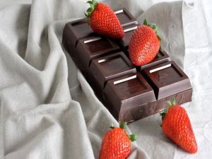 Chocolate bar and some strawberries