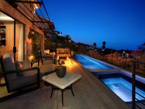 Residence with lighted pool
