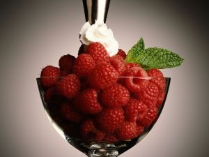 Raspberries with cream