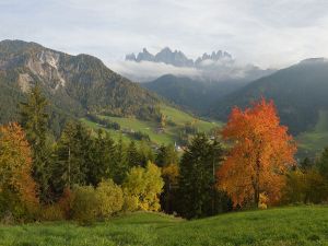 Autumn in St Magdalena, in the Funes and Geisler peaks