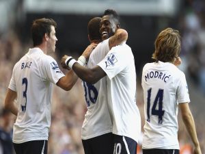 Tottenham players celebrating a goal