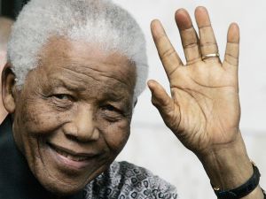 Mandela saluting