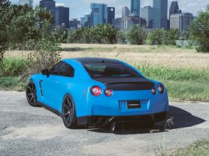 Nissan GTR blue