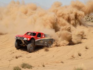 4x4 in the desert sands