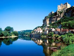 View of the Dordogne river and the Château de Beynac, France