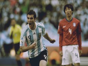 Gonzalo Higuaín (Argentina) scored a goal to South Korea