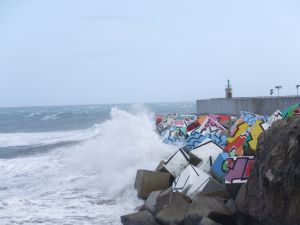 Strong waves in Llanes (Asturias, Spain)